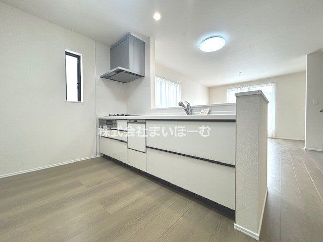 ��ʌ�����s�˒˓�4���ڂ̐V�z��ˌ��ẴL�b�`��